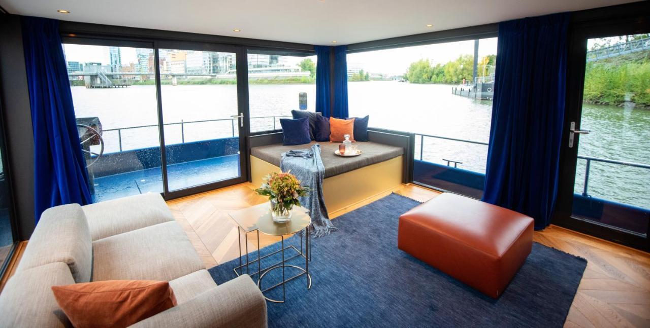 Blue Motion Medienhafen Botel
