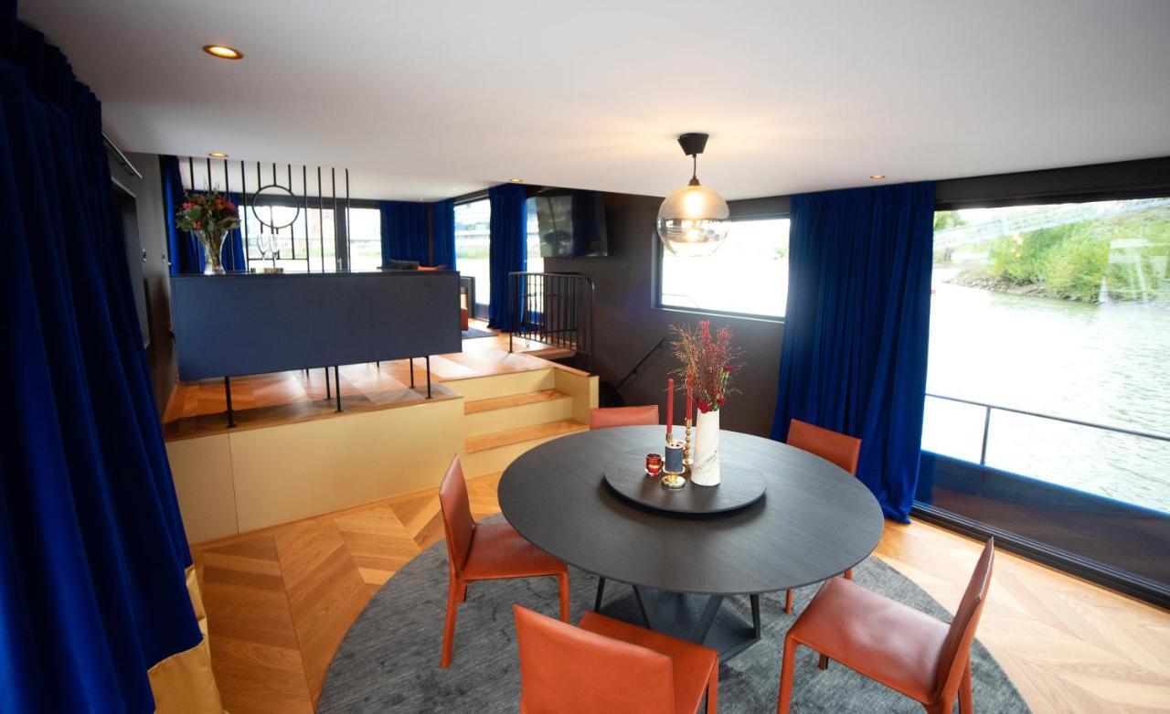 Botel Blue Motion Medienhafen